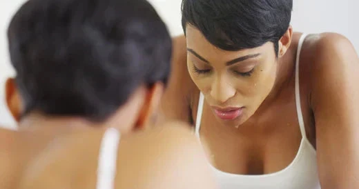 5 Top Face Washing Mistakes Sabotaging Your Skin